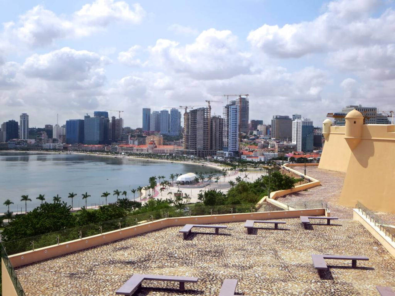 Baía de Luanda, no Município da Ingombota